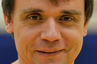 ATSV vergibt den ersten Matchball - Trainer Tim Aubel.
