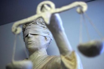 Attacke an der Ampel: Haftstrafen für brutales Duo -