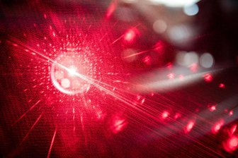 Attacke mit Laserpointer in Kirchberg: Zeugen gesucht - Schon ein kurzer Kontakt des Lasers mit den Augen kann die Netzhaut schwer verletzen.
