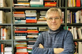Auch 33 Jahre nach der DDR ist Interesse an der Stasi-Akte groß - Der psychosoziale Berater für SED-Unrecht, Manfred Buchta, war zur Sprechstunde in Burgstädt.