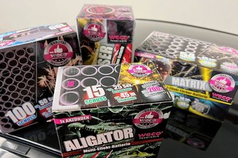 Auch dieses Silvester mit Freiberger Feuerwerk - In der Filiale eines Discounters in Frankenberg wurde am Donnerstag dieses Weco-Feuerwerk verkauft.