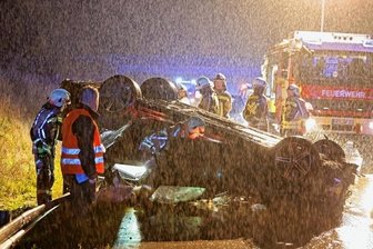 Auch ein Baby schwer verletzt - Schwerer Unfall am Sonntagabend auf der Autobahn 4.