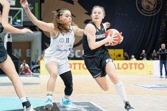 Auch Nationalspielerin bleibt: Chemcats gehen fast unverändert in die neue Saison - Das Spiel in Braunschweig, bei dem sie hier zu sehen ist, war das bislang letzte für Joy Baum (rechts) im Dress der Chemcats. In dieser Partie zog sie sich einen Kreuzbandriss zu und fiel lange aus. In der neuen Saison will sie wieder angreifen, sie hat einen neuen Vertrag unterschrieben. 