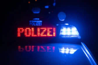 Audi brennt nachts in Großrückerswalde ab – Kripo ermittelt zur Ursache - Auf dem Schulberg in Großrückerswalde ist ein Audi ausgebrannt. Die Kripo ermittelt.