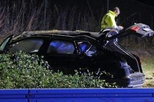 Audi überschlägt sich auf Autobahn - Unfall auf der A 4: Lange Zeit war nur eine Fahrspur frei.