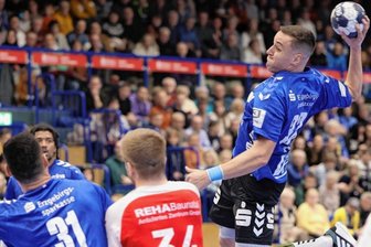 Aue beschert sich und 1200 Fans - Bruno Levak wuchs im letzten Spiel des Jahres über sich hinaus und steuerte zum 35:23-Heimerfolg des EHV Aue gegen Eintracht Baunatal zehn Tore bei.