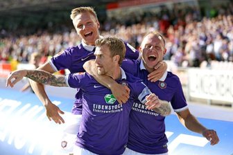 Aue besiegt München 4:1 -