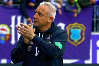 Aue-Cheftrainer Dotchev vor Derby gegen Dresden: Von der Hoffnung zur Ernüchterung - Pavel Dotchev verabschiedet sich von seinem Posten als Cheftrainer des FC Erzgebirge.