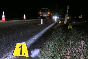 Aue: Fußgänger stirbt nach Kollision mit Auto - 