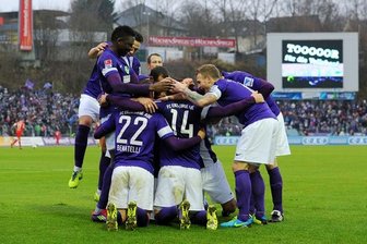 Aue kämpft sich mit Sieg gegen Düsseldorf aus der Abstiegszone - 