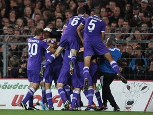 Aue landet spektakulären Befreiungsschlag - Aue landete einen spektakulären 4:3-Sieg