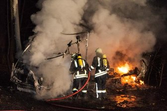 Aue: Schon wieder Brandstiftung? Wohnmobil komplett ausgebrannt -