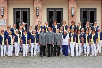 Auer Blema-Chor verspricht einen Ohren- und Augenschmaus - Der Auer Blema-Chor "Gerhard Hirsch" stimmt nach drei Jahren wieder sein Weihnachtskonzert an. 