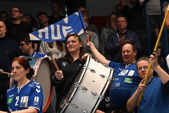 Auer Handballer mit Ladehemmung und bitterer Niederlage - Die Fans des EHV Aue werden alles geben müssen am Pfingstdienstag daheim gegen Gelnhausen.