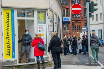 Auer Impf-Ambulanz kurz nach Start ausgebucht - Georg Dostmann