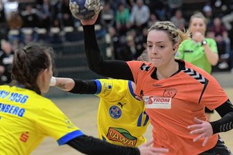 Auer machen ihren Trainer stolz - Schneebergs Lisa Helbig erzielte beim Derby-Sieg gegen Marienberg fünf Tore.