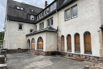Auer Traditionslokal soll versteigert werden - Die Eichertschänke in Aue soll versteigert werden.