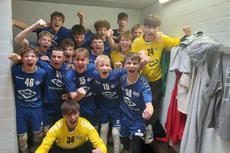 Auer und Chemnitzer Junioren-Handballer schaffen gemeinsam den Aufstieg in die Bundesliga - Die B-Junioren der SG Nickelhütte Aue und von Buteo Chemnitz feiern den Aufstieg in die Bundesliga.