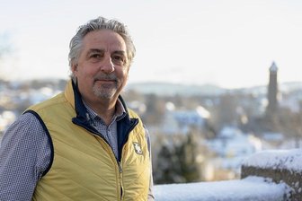 Auerbach: Ex-Skispringer Manfred Deckert plant erneut eine Pokal-Versteigerung - ManfredDeckert - Oberbürgermeister (parteilos) vonAuerbach
