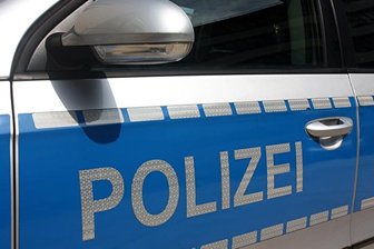 Auerbach: Mann lässt Hose runter -