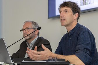 Auerbach stimmt für Bewerbung um die Landesgartenschau und bekommt Konkurrenz - Landschaftsarchitekt Michael Rudolph (rechts) erläuterte, wie das weitere Vorgehen zur Laga 2029 aussieht.