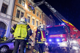 Auerbach/V.: Feuerwehr muss Kellerbrand löschen -
