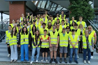 Auerbacher Gymnasiasten vor Herausforderung: Wie sie nicht nur mit Altpapiersammeln und Bingospielen ihren Abschlussball finanzieren wollen - Der Abitur-Jahrgang 2025 ist ein recht kleiner, dafür laut Hannah Persigehl aber auch ein guter, „bei dem man sich aufeinander verlassen kann“.