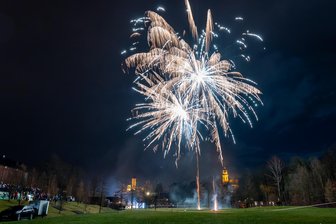 Auerbacher präsentiert Pyrotechnik - 38 verschiedene Feuerwerke hat Pyrotechniker Oliver Scharf am Samstag gezeigt.
