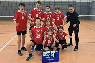 Auerbacher schnappen sich Silber - Das haben sich die Jungs vom VSV Fortuna Göltzschtal verdient: Die U 16 holte zur Bezirksmeisterschaft Silber. 