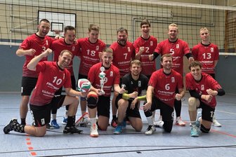Auerbacher Volleyballer setzen sich im Bezirkspokal durch: „So einen Wettkampf zu gewinnen, ist immer etwas Schönes“ - Die erste Männermannschaft des VSV Fortuna Göltzschtal triumphierte im Bezirkspokal.