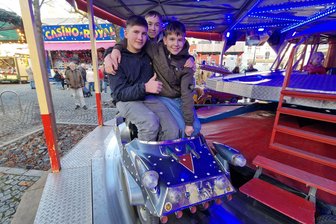 Auerbacher Weihnachtsmarkt: Gibt es die Gratis-Karussellfahrt auch 2026 wieder? - Von den Gratis-Fahrten auf dem Karussell profitierten mehrere Hundert Kinder.