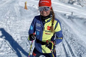 Auerbacherin blickt wieder frohen Mutes auf die nächsten Herausforderungen - Saskia Nürnberger hat trotz jeder Menge Pech in der vergangenen Wintersaison gut lachen. Im nächsten Winter soll es mit einem Ticket zur U-23-WM klappen.