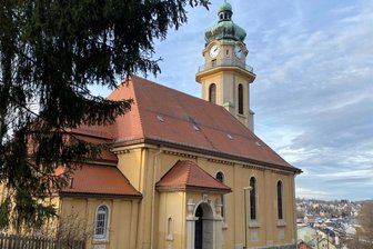 Auerbachs Katholiken laden zum Weihnachtslieder-Singen ein - In die katholische Kirche "Zum Heiligen Kreuz" in Auerbach wird am Samstag, 15 Uhr, zum Weihnachtsliedersingen eingeladen.