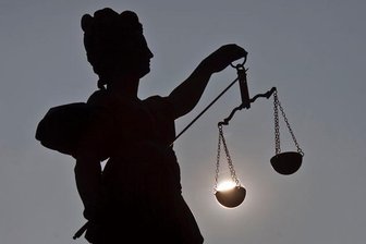 Auerin koordiniert Drogendeals vom Krankenhaus aus -