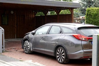 Auerswalde: Unbekannte zünden Honda an -