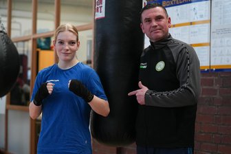 Auerswalder Boxerin schlägt in Schweden zu - Helene Wetzel war mit der sächsischen Auswahl und Trainer Alexander Golombek in Schweden erfolgreich.