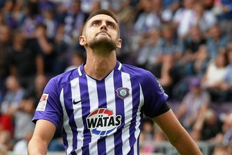 Aues Routinier Dimitrij Nazarov: "Wir brauchen noch ein paar andere Ideen" - Dimitrij Nazarov und sein FC Erzgebirge warten in dieser Saison noch auf das erste Erfolgserlebnis. 