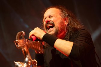 Auf allen Vieren zur Hausapotheke: So war Korn live in Leipzig - Jonathan Davis von Korn live in Leipzig.