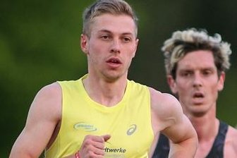 Auf Anhieb Gold in der U 23 geholt - Tom Förster (Nr. 900) lief am Samstag in seiner Altersklasse von Beginn an vorneweg. 