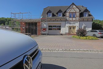 Auf dem Festplatz in Niedermülsen wird es gemütlicher - Auch das Gelände um das Vereinshaus in Niedermülsen soll saniert werden.
