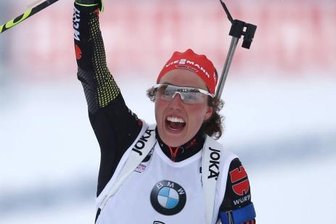 Auf dem Höhepunkt - Laura Dahlmeier im Ziel und am Ziel ihrer Träume.