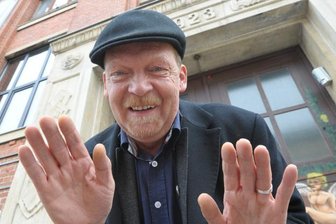 Auf dem Kaßberg tönt der Blues - Karsten Spehr organisiert das Bluesfestival. Er lädt die Bands dazu ins "3-K-Haus" ein.