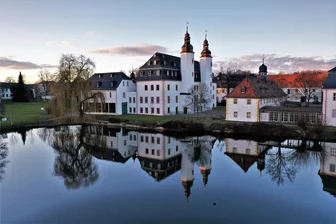 Auf dem Museumsbauernhof von Schloss Blankenhain ist am Sonntag viel los - Schloss Blankenhain lädt für den 13. Oktober zu einer Sonderveranstaltung in eines der Außenobjekte ein.
