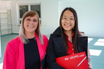 Auf dem Zeller Berg in Aue entstehen eine Tagespflege und ein Therapiezentrum neu - Trang Vu (rechts) aus Aue freut sich, in Nadine Derdula vom ASB eine Partnerin und Mieterin gefunden zu haben.