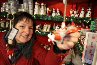 Auf den letzten Drücker: Geschenkideen vom Freiberger Christmarkt zwischen 3 und 250 Euro - Simone Weise verkauft auf dem Christmarkt in Freiberg dekorative Keramik - auch für den kleinen Geldbeutel.