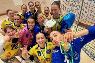 Auf den letzten Drücker: Marienbergs Handballerinnen erfüllen sich ihren Titeltraum - Die A-Jugend-Handballerinnen des HSV bejubeln ihren Sachsenmeistertitel.