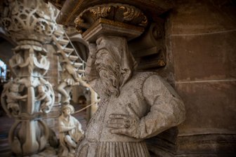 Auf den Spuren der Bergmänner: Familienführung im Freiberger Dom - Steigerfigur in der Bergmannskanzel.