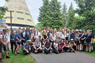 Auf den Spuren von Rübezahl - 34 Schülerinnen und Schüler des Brander Cottagymnasiums erkundeten im Riesengebirge die Sagenwelt.