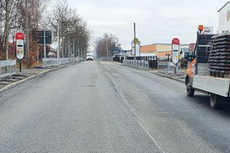 Auf der Zwickauer Bürgerschachtstraße rollt wieder der Verkehr - Auf der Bürgerschachtstraße rollt wieder der Verkehr.