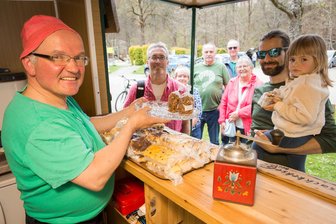 Auf die Waffel fertig los: Kaffee-Kurt im Erzgebirge startet mit neuen Ideen in die Saison - Kaffee-Kurt ist zu Ostern in die dritte Saison am Wanderparkplatz in Niederschmiedeberg gestartet.